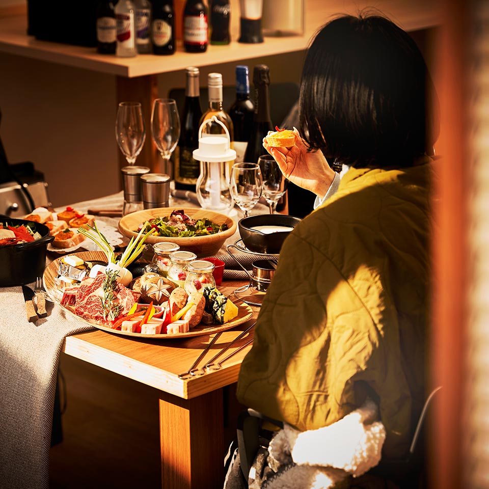 夕食はダイニングで